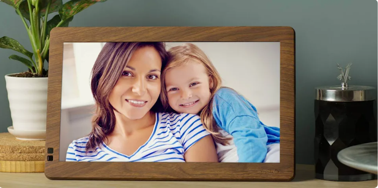  Amazon's bestselling digital photo frame is on sale